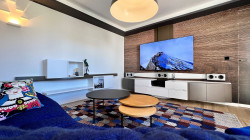 Installation de meubles TV personnalisés chez les particuliers  
